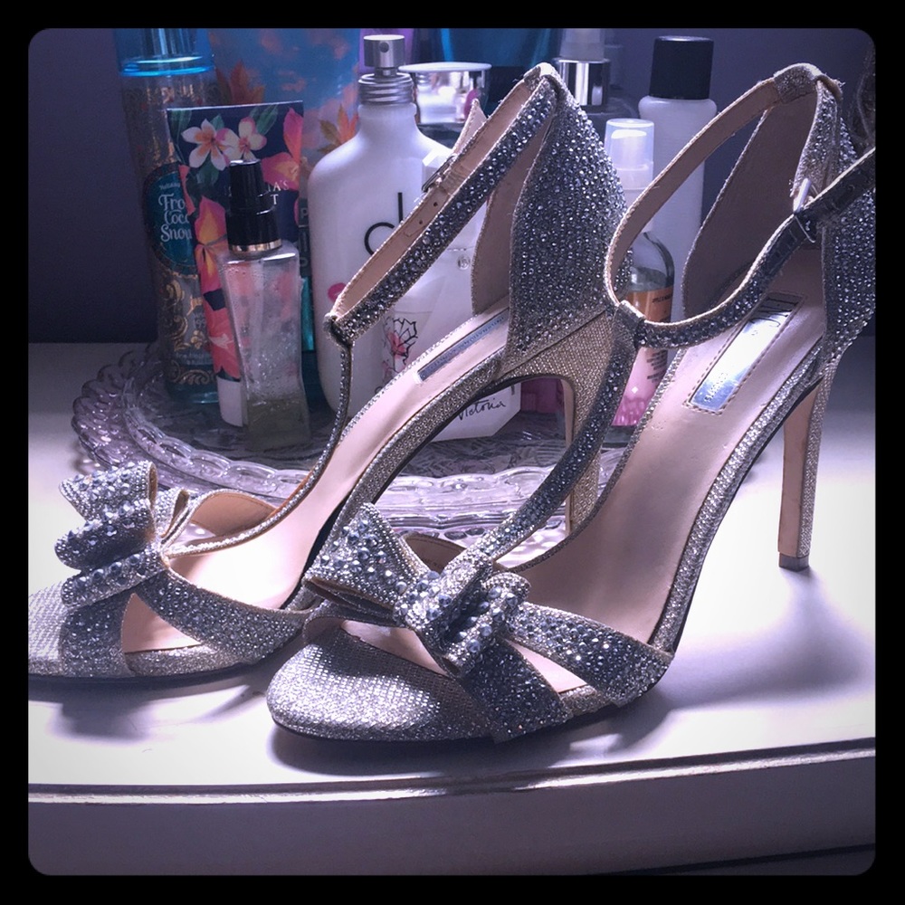 I.N.C bow heels 👠
